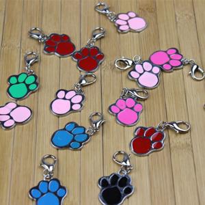 korozivzdorné oceli psa stopy.