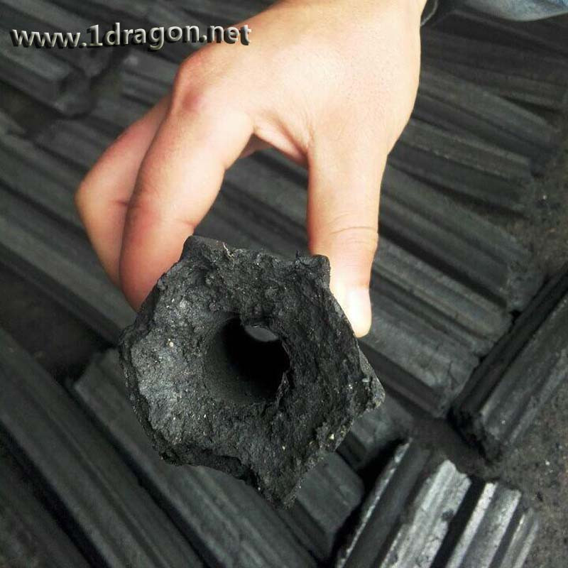 Černé dřevěné uhlí a briketu všech tvarů v šestihranném provedení