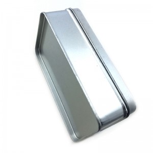 Zakázková stříbrná lakovaná obdélníková kosmetická plechová krabička s vyraženým logem