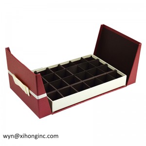 Speciální pevná dárková krabička ve tvaru srdce