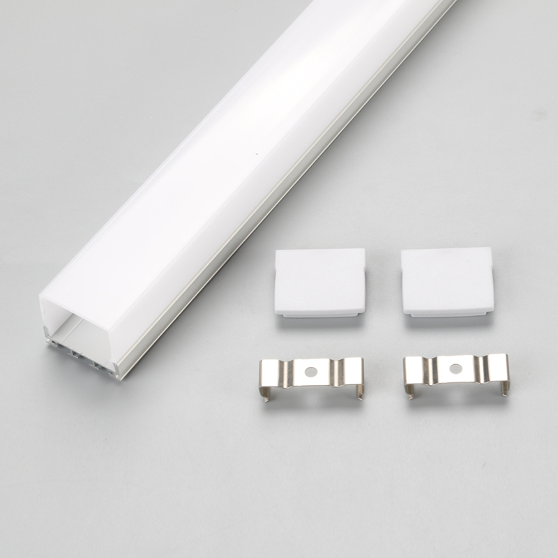 Hliníkový kanálový systém s profilem LED s krytem a koncovými kryty pro instalaci pásek LED