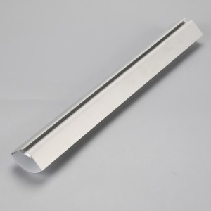 LED pásek z hliníkového extrudovaného trojúhelníku s průhledným nebo difuzorovým krytem