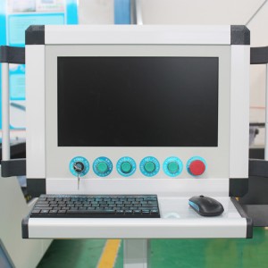 Řezací stroj na plech a trubice