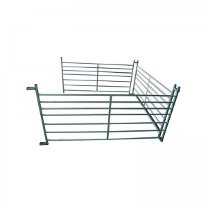 Plot z pozinkovaného ovčího panelu Ovčí farma