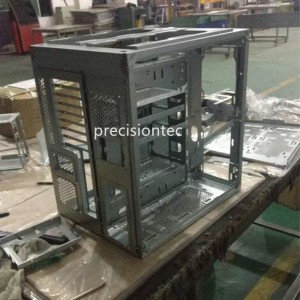 Části kovů v prášku