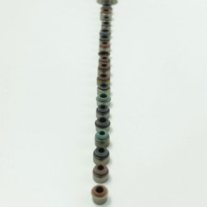 Těsnění olejové těsnění dříku OEM různé velikosti pro automobilové a motocyklové motory