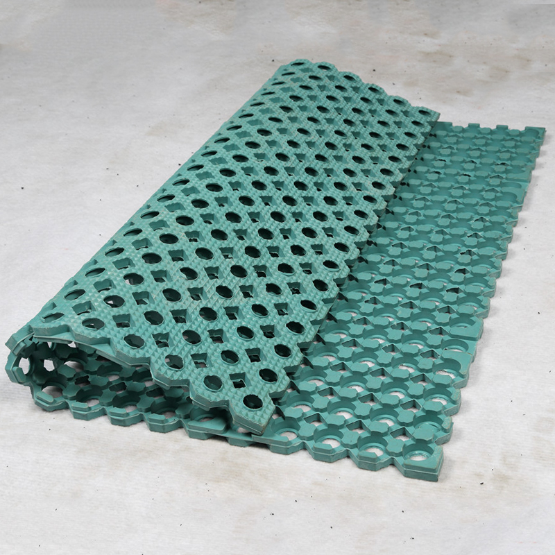 Čína výrobce Porézní gumová drenážní rohož gumová podlahová matrace pro dílnu
