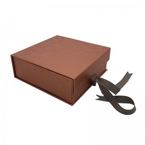 Zakázková luxusní skládací dárková krabička na balení dárků