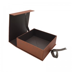 Zakázková luxusní skládací dárková krabička na balení dárků