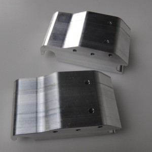 Výrobní služby na zakázku pro automobilové díly a příslušenství