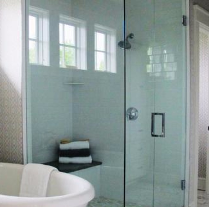 FRAMELESS TEMPERED SKLO DO KOUPELNY