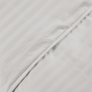 90% bílá kachna s peřinou a 1 cm damaškovým pruhem