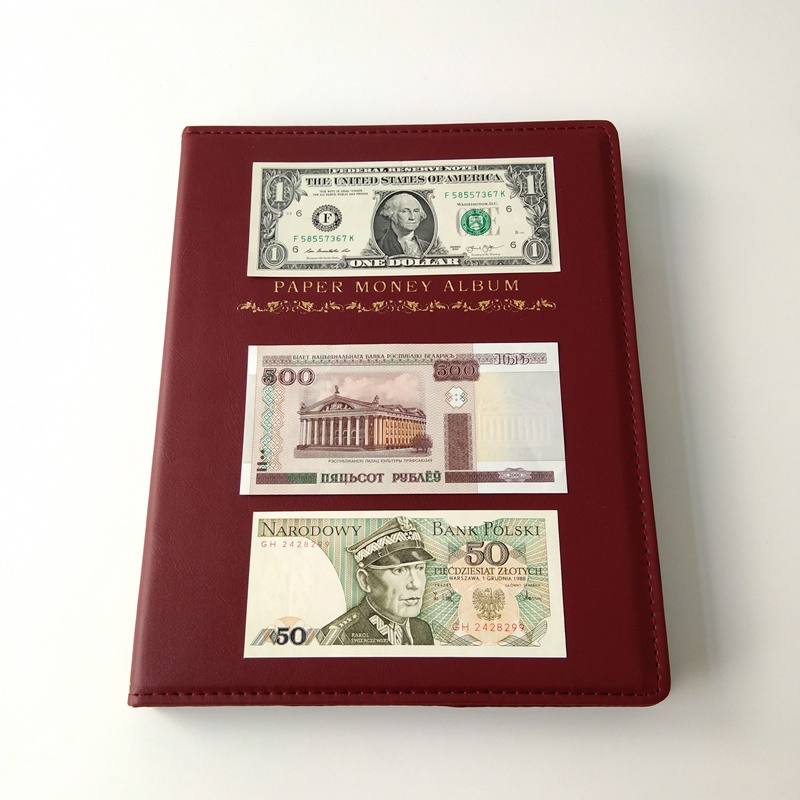 Sběratel alba s červeným měnovým pořadačem