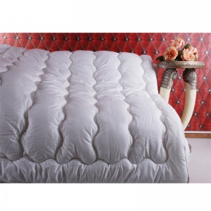 Prošívané přikrývky z syntetických vláken prošívané bílou barvou