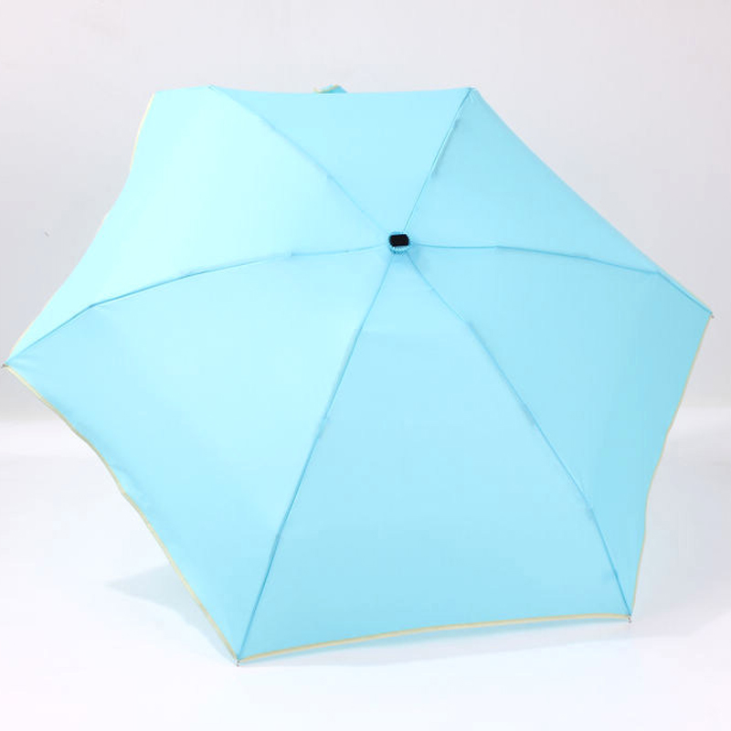 modrý mini deštník na tašku