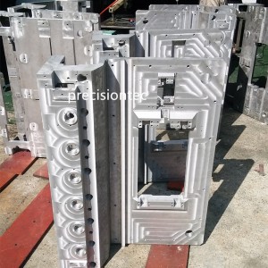 Upravené obráběné kovové díly