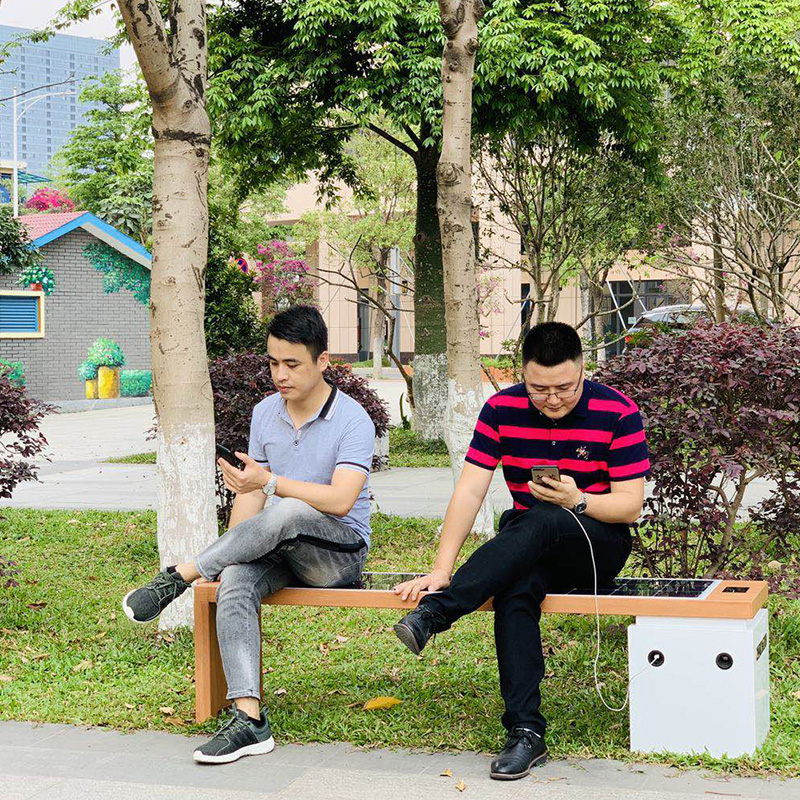 Smart Park Bench Solar Solar Wireless Charger