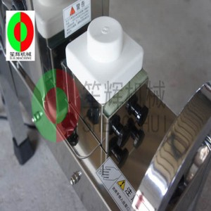 Multifunkční stroj na řezání melounů a ovoce