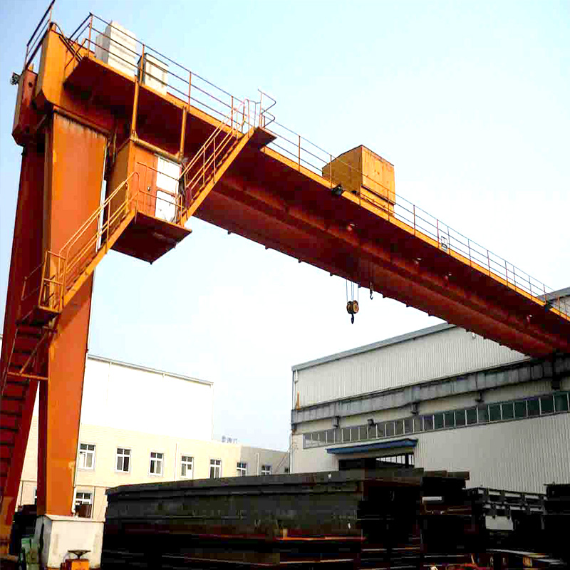 Portálový jeřáb Semi Double Girder