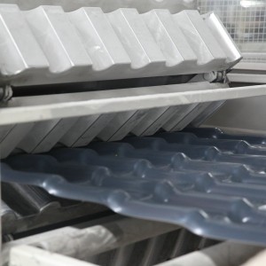 PVC střešní tašky plastové stavební materiály