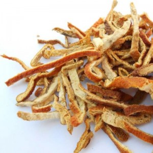 Sušená mandarinka nebo pomerančová kůra