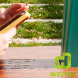 Minimalistický design Nabíjecí stanice pro mobilní telefony USB s inteligentním solárním napájením pro komunity a parky