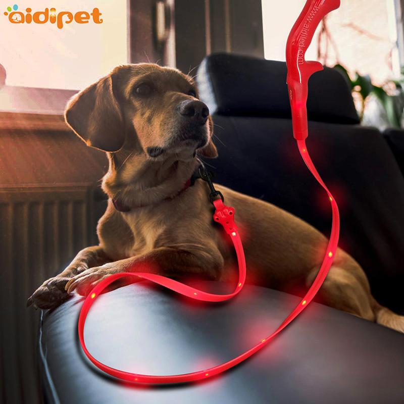 Hot prodej výrobků bezpečnost Reflexní kůže Pet Dog obojek Trénink Walking Leash