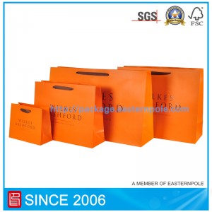 Nákupní papírový sáček s přizpůsobeným designem