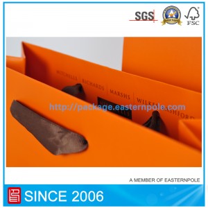 Nákupní papírový sáček s přizpůsobeným designem