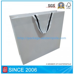 Luxusní bílý papírový sáček na oblečení s obráceným dnem