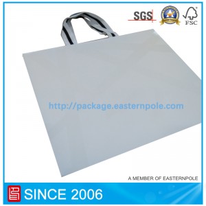 Luxusní bílý papírový sáček na oblečení s obráceným dnem