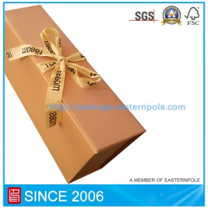 Přizpůsobitelná skládací krabička s mašlí