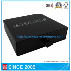 Černá pevná lepenková zásuvka