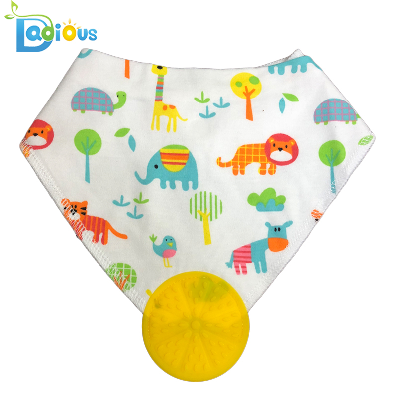 Nejnovější design BPA zdarma Bib Chew Bandana Cotton Teether Bandana Bib Baby Bibs pro slintání a zoubky