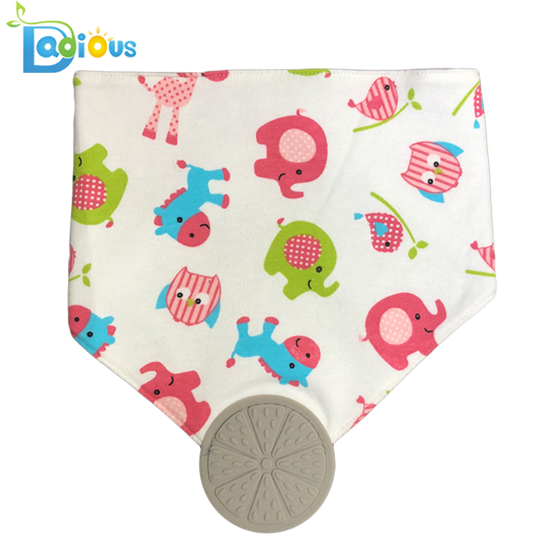 Nejnovější design BPA zdarma Bib Chew Bandana Cotton Teether Bandana Bib Baby Bibs pro slintání a zoubky