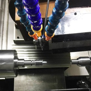 Vířivé frézování CNC soustruh práce pro mikro motor šnek vnitřní outwaral rotace