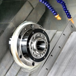 cnc soustruh frézovací nástroj živé straně a konce