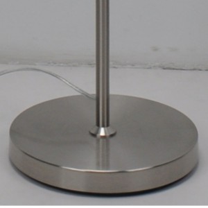 Stojací lampa s odstínem lněné tkaniny