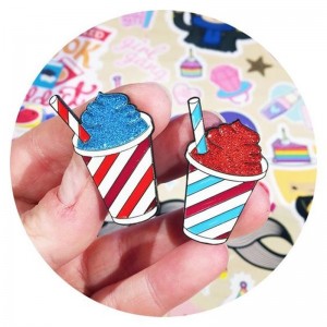 Kovové klopové čepy