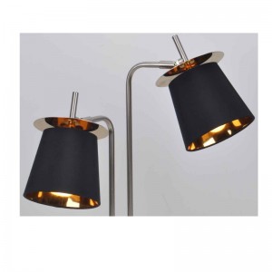 Stolní lampa s látkovým stínem a dekorační plachtou