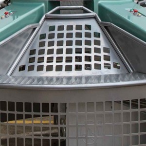 Jeden kruhový pletací stroj s otevřenou šířkou