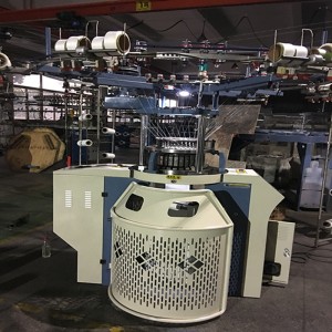 kruhový pletací stroj s malým průměrem velikosti těla