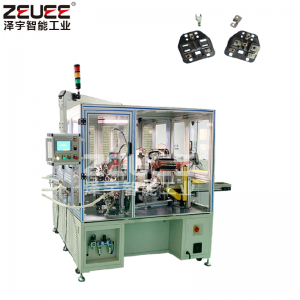 Automatická montážní linka elektrické zásuvky v britském stylu