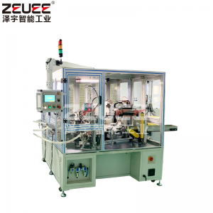 Automatická montážní linka elektrické zásuvky v britském stylu