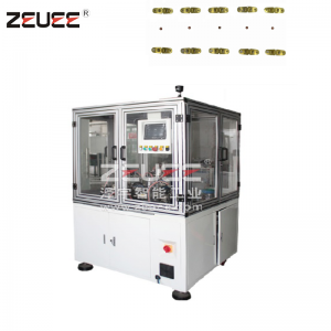 Stříbrný bodový kovový produkt automatický šroubovací nýtovací stroj