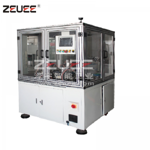 Stříbrný bodový kovový produkt automatický šroubovací nýtovací stroj