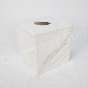 Sada elegantní a elegantní koupelny z bílého mramoru