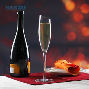 SANZO Bohemian Champagne Glass Přizpůsobené ručně vyráběné sklo Champagne Cup Propagační barevné šampaňské za horka