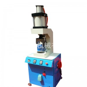 Stroj na výrobu bot vamp