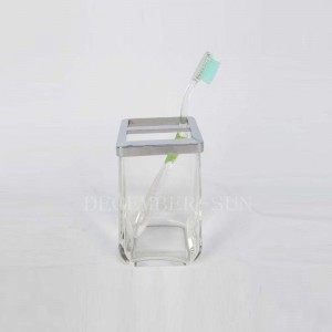 Sady koupelnových doplňků z čirého skla